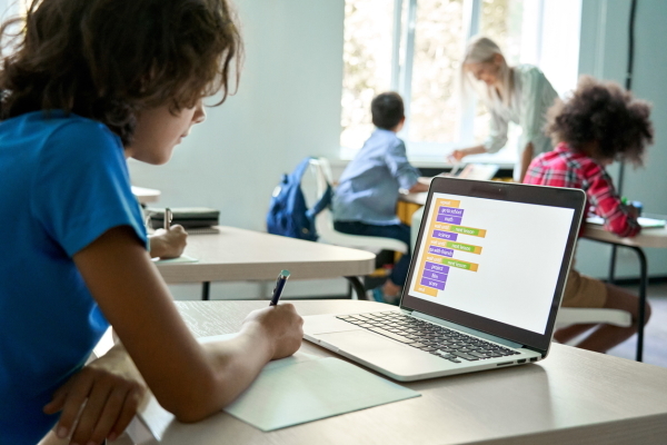 Computing education: the importance of text-based coding