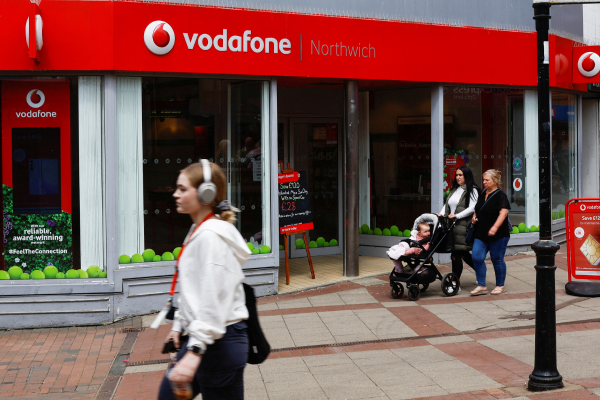 Vodafone, Hutchison unveil $19 billion UK mobile merger