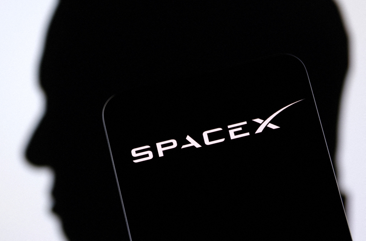SpaceX attracts retail buyers after post-earnings share slide