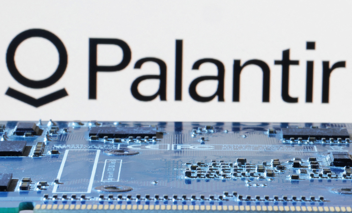 Business Reporter News Palantir forecasts strong 2024 profit on