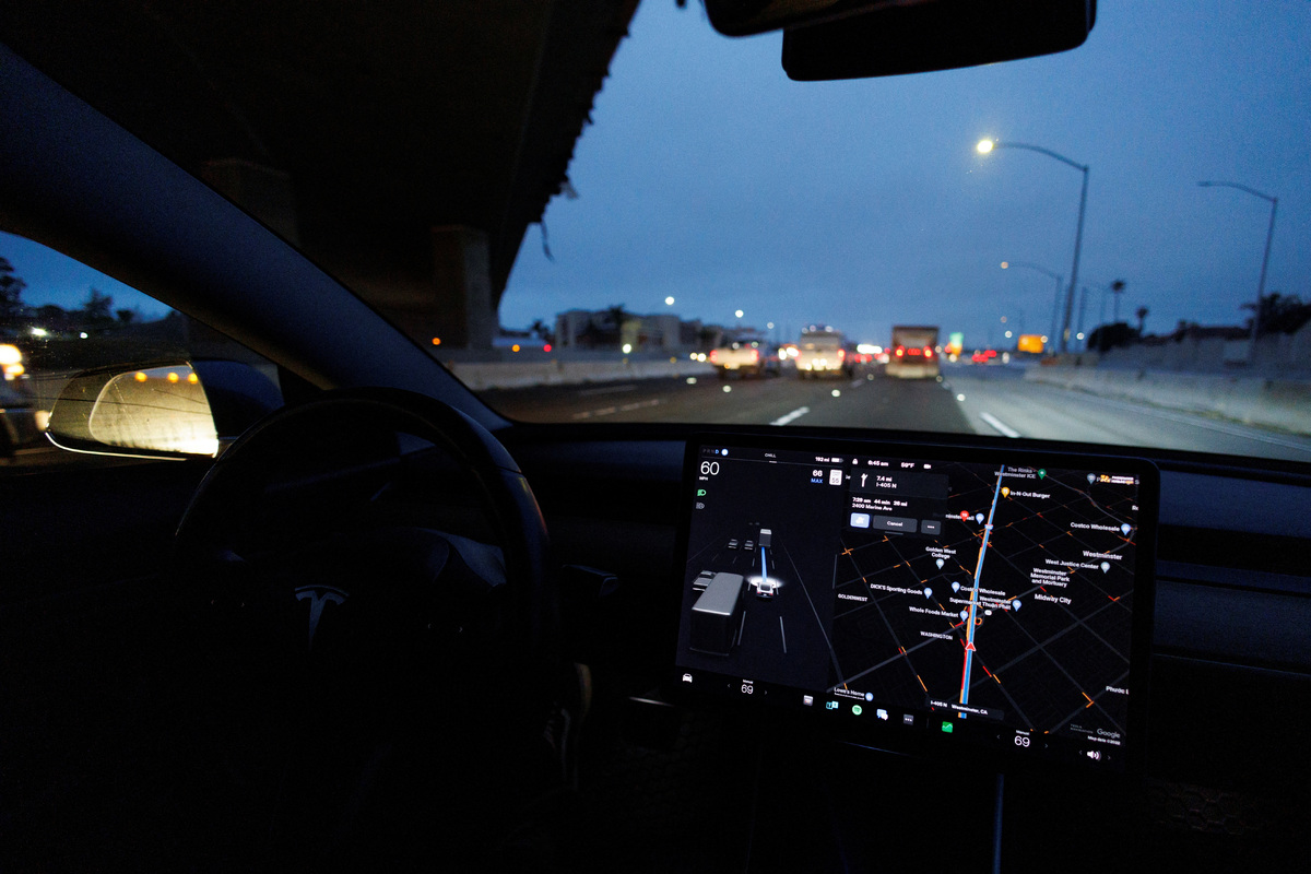 Drivers more likely to be distracted while using partial automation tech, study shows