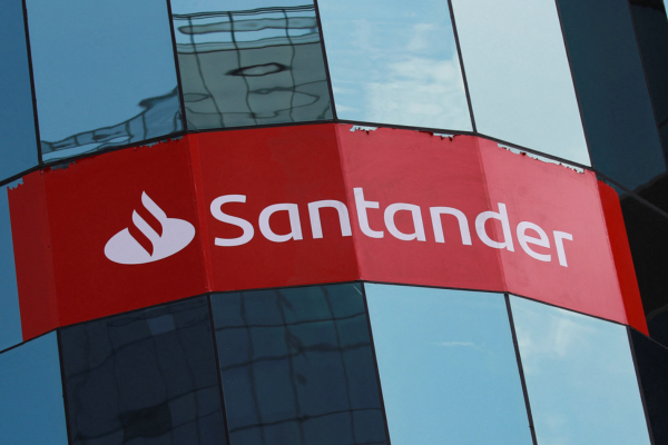 Santander will have a full-service digital bank in US by end-2025, chair says