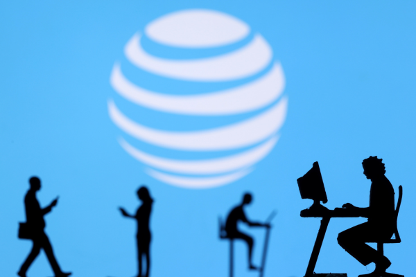 AT&T secures $850 million from sale-leaseback of real estate to Reign Capital