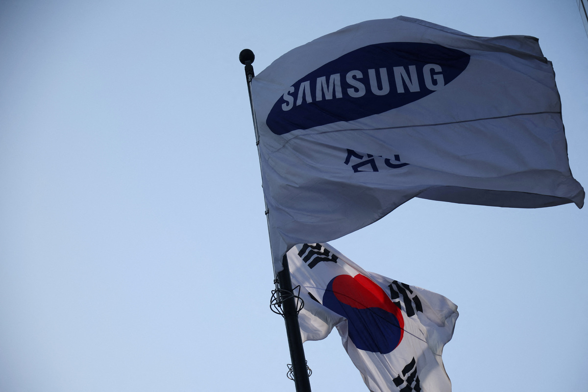 Samsung's unionised workers in South Korea approve strike plan