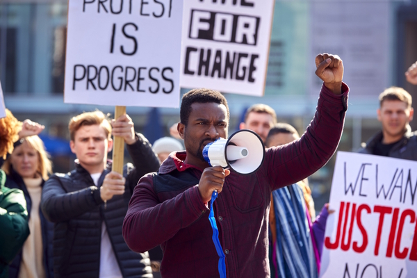 When protest movements enter the workplace