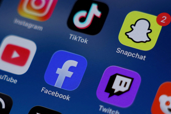 EU chief turns up heat on social media's 'addictive' design