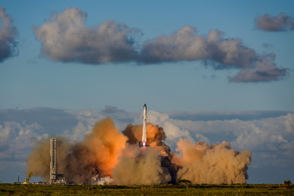 Analysis-SpaceX IPO bets $2 trillion on Musk's ambitious rockets-to-AI vision